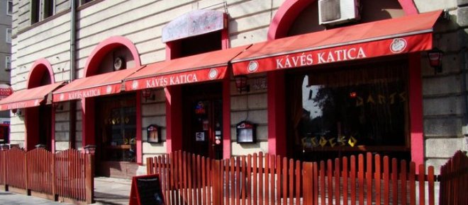 Kávés Katica